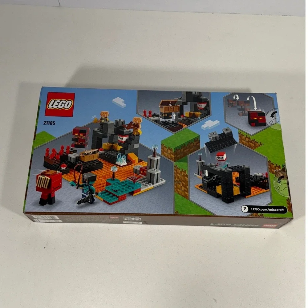 LEGO Minecraft The Nether Bastion 21185 Building Toy Set 300 Pieces New Sealed